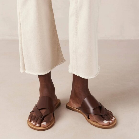 Alohas Eugene Sandals Women’s EU 37 US 7 Brown Leather Strappy Thong Flat - Picture 2 of 12